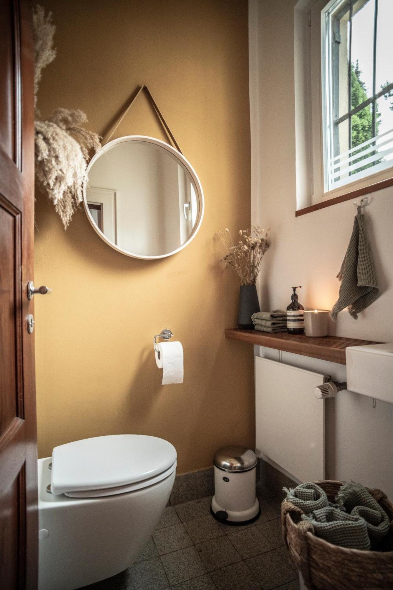 Exklusives In Lage Mit Pool, Sauna, Terrasse - Der Johannishof * Würzburg